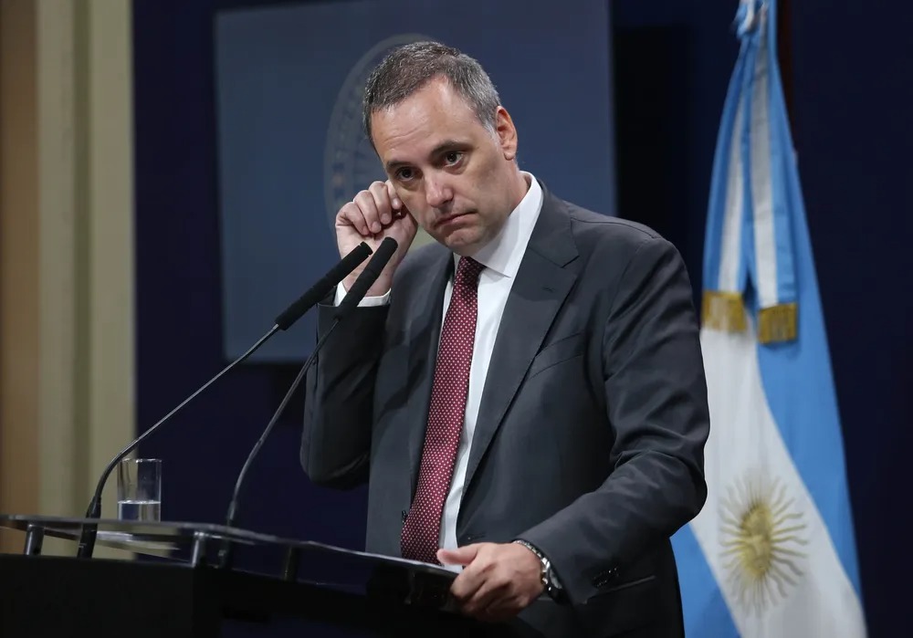 Adorni oculto medio millon de dolares en sus declaraciones juradas
